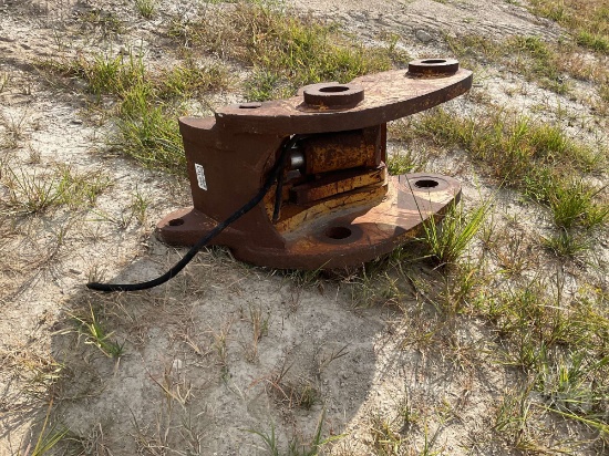 HYDRAULIC COUPLER
