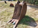 32 IN. BUCKET