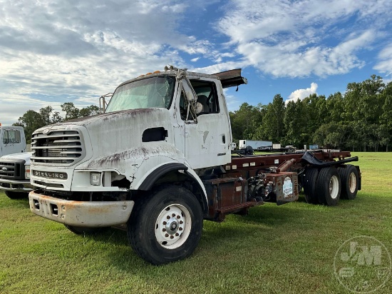 2001 STERLING TRUCK L9500 SERIES T/A VIN: 2FZHAZASX1AJ92895