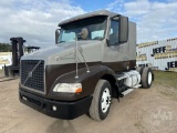 2007 VOLVO TRUCK VNM SINGLE AXLE DAY CAB TRUCK TRACTOR VIN: 4V4M19GG67N435404