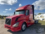 2013 VOLVO TRUCK VNL TANDEM AXLE TRUCK TRACTOR VIN: 4V4NC9EG8DN132069