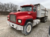 2000 MACK RD688S TANDEM AXLE DUMP TRUCK VIN: 1M2P270C6YM054043