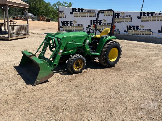 JOHN DEERE 3038E SN: LV3038E211102