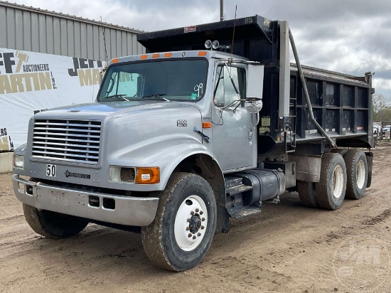 1999 INTERNATIONAL F-4900 TANDEM AXLE DUMP TRUCK VIN: 1HTSHADT6XH612164