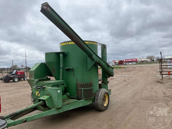 JOHN DEERE E0700 FEED GRINDER, APPROX. 80 BUSHELS, 540 PTO,