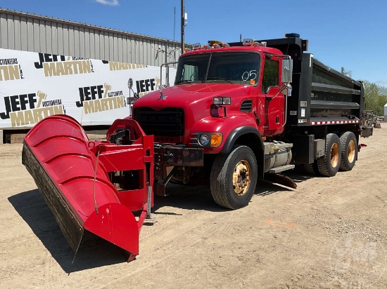 2005 MACK GRANITE  TANDEM AXLE DUMP TRUCK VIN: 1M2AG11C85M022354