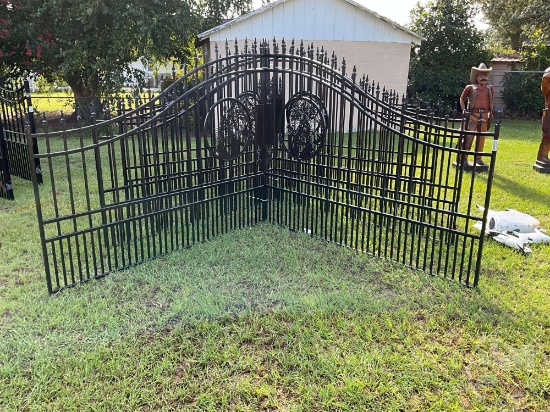 16' DRIVEWAY ENTRANCE GATES WITH SINGLE HORSE INLAY, POSTS, POWDER