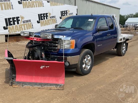 2013 GMC SIERRA SINGLE AXLE EXTENDED CAB 4X4 FLATBED TRUCK VIN: 1GT220C8XDZ119583