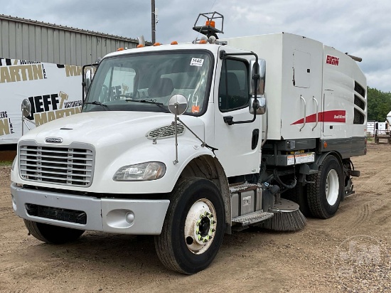 2014 FREIGHTLINER M2 VIN: 1FVACXDTXEHFN6020 S/A SWEEPER TRUCK