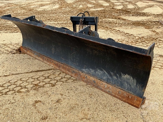 CATERPILLAR SN: 7YW01669 10’...... SNOW PLOW