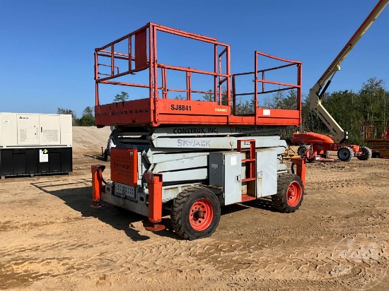 1999 SKYJACK SJ8841 41’...... SCISSOR LIFT SN: 41599