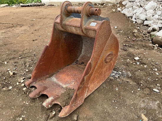 STRICKLAND 35”...... BUCKET W/ TEETH