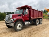 2011 INTERNATIONAL 7400 SFA 6X4 TANDEM AXLE DUMP TRUCK VIN: 1HTWHAZT2BJ334780