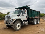 2011 INTERNATIONAL 7400 SFA 6X4 TANDEM AXLE DUMP TRUCK VIN: 1HTWHAZT8BJ336288