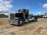 2015 PETERBILT 389 TANDEM AXLE DAY CAB TRUCK TRACTOR VIN: 1XPXDP0X4FD280210