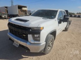 2020 CHEVROLET 2500HD SILVERADO CREW CAB 4X4 FLATBED TRUCK VIN: 1GB4YLE77LF339538