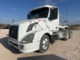 2009 VOLVO  VNL TANDEM AXLE DAY CAB TRUCK TRACTOR VIN: 4V4NC9EG89N270007