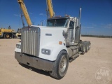2007 KENWORTH W900 HEAVY HAUL TRI AXLE DAY CAB TRUCK TRACTOR VIN: 1NKWL40X67J192596