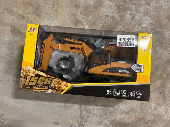 HUI NA 15CH DIE CAST REMOTE CONTROL TOY EXCAVATOR