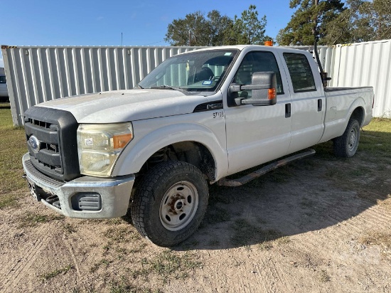 2011 FORD F-250 XL SUPER DUTY  CREW CAB 4X4 PICKUP VIN: 1FT7W2B69BED04573