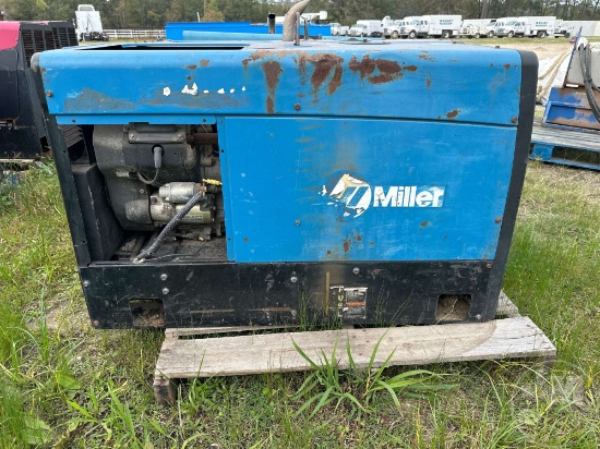 MILLER BOBCAT 225 STATIONARY WELDER SN: LA001240