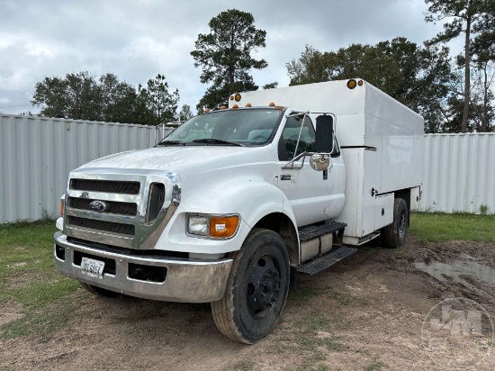 2010 FORD F-750XL SUPER DUTY EXTENDED CAB DEBRIS TRUCK VIN: 3FRNX7FA8AV267683
