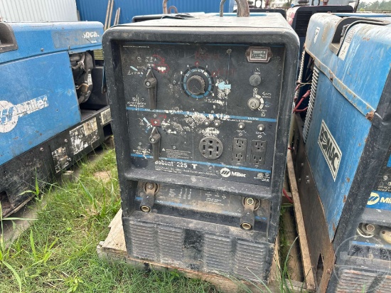 MILLER BOBCAT 225 STATIONARY WELDER SN: KH363176
