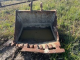 TAG 34 IN. BUCKET
