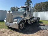 2007 KENWORTH W900B TANDEM AXLE DAY CAB TRUCK TRACTOR VIN: 1XKWDB9X47R176148