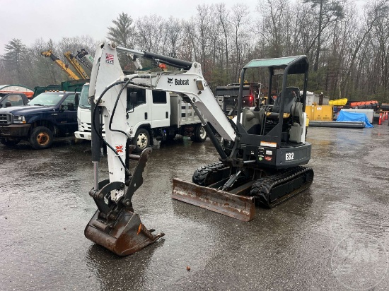 2014 BOBCAT E32 MINI EXCAVATOR SN: AUYJ11063