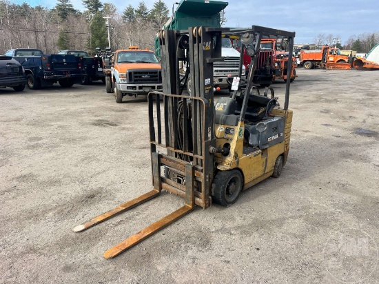 1998 CATERPILLAR GC15 PNEUMATIC TIRE FORKLIFT SN: 2EM05249