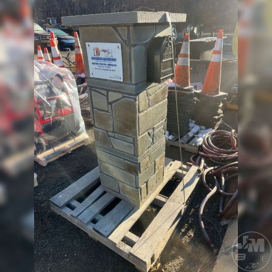 PALLET OF TUMBLED BLUESTONE MAILBOX