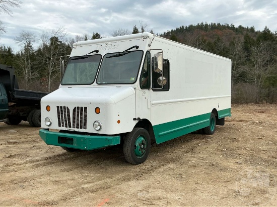 2014 FREIGHTLINER MT 45G FRONT GASOLINE ENGINE WALK IN VAN CHASSIS SINGLE AXLE VAN TRUCK VIN: 4UZAC2