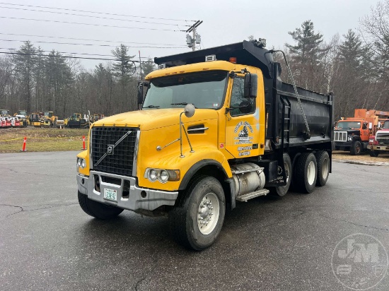 2007 VOLVO TRUCK VHD TRI-AXLE DUMP TRUCK VIN: 4V5K99GH47N440136