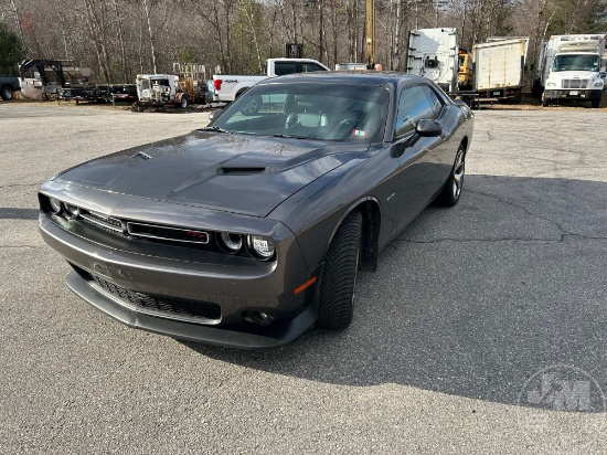 2015 DODGE CHALLENGER VIN: 2C3CDZBT5FH708752 2WD