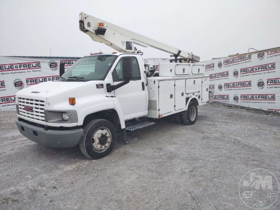 2005 GMC C4500 BUCKET TRUCK VERSALIFT TEL29N-02 VIN: 1GDE4C1E75F527944