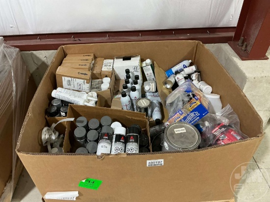 PALLET OF SPRAY PAINT AND PAINT