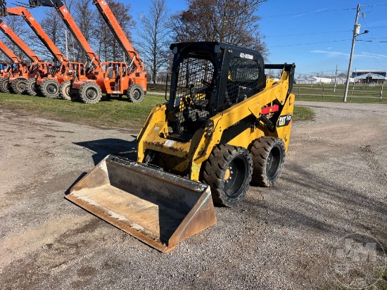 2015 CATERPILLAR 242D SKID STEER SN: AT0242DDEDZT01199