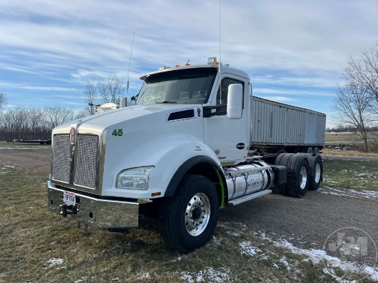 2021 KENWORTH T880 TANDEM AXLE DAY CAB TRUCK TRACTOR VIN: 1XKZD40X9MJ409960