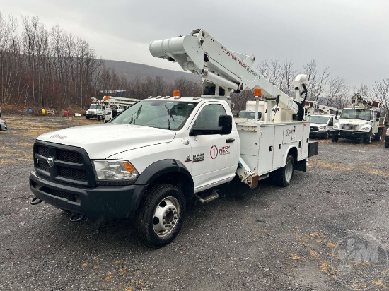 2017 RAM 5500 HEAVY DUTY MATERIAL HANDLING BUCKET TRUCK DURALIFT  VIN: 3C7WRNBLXHG727757
