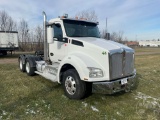 2020 KENWORTH T880 TANDEM AXLE DAY CAB TRUCK TRACTOR VIN: 1XKZD49XXLJ290222