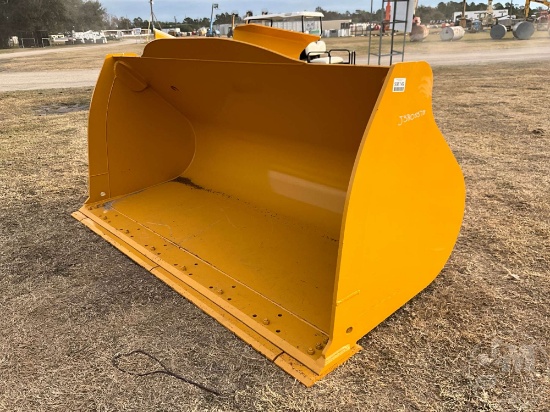 JOHN DEERE 544/624 SN: PXBUHGP350478 105”...... GP BUCKET