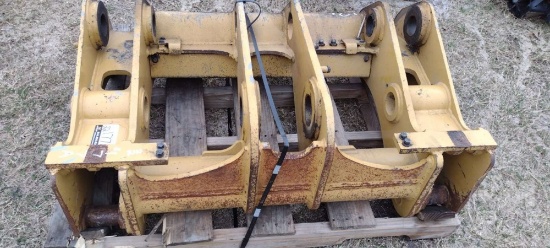 WHEEL LOADER COUPLER