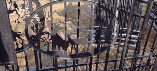 16' GATE WITH OVAL DEER