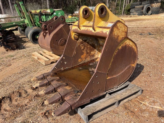 2014 JOHN DEERE  42 IN. BUCKET SN:J0000554781