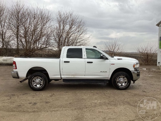 2019 RAM 2500 CREW CAB 4X4 PICKUP VIN: 3C6UR5CJ8KG713985