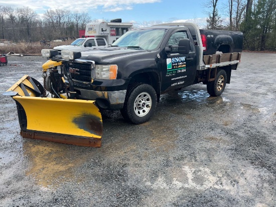 2011 GMC SIERRA SINGLE AXLE REGULAR CAB 4X4 FLATBED TRUCK VIN: 1GT322CG6BF168589