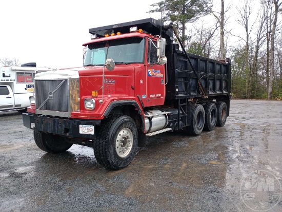 1996 VOLVO TRUCK ACL TRI-AXLE DUMP TRUCK VIN: 4V5SCBGH9TR516557