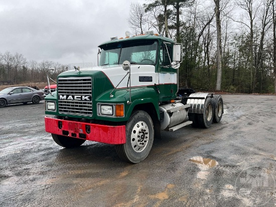 2000 MACK CH TANDEM AXLE DAY CAB TRUCK TRACTOR VIN: 1M1AA18Y0YW121525