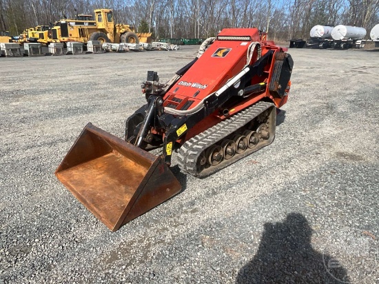 2017 DITCH WITCH SK1550 STAND ON MULTI TERRAIN LOADER SN: DWPSK155AH0000084